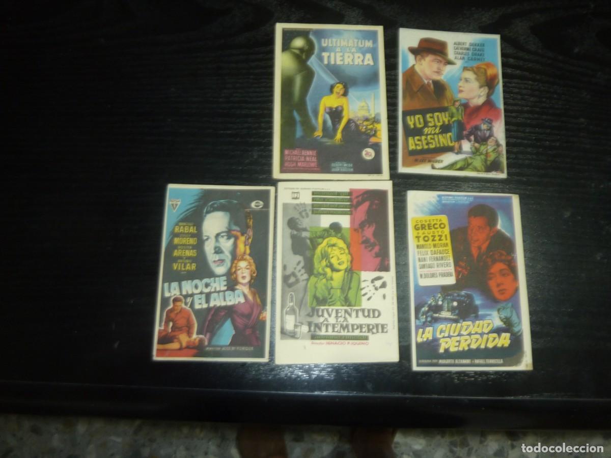 Cine: 5 Folletos de cine SOLIGO con publicidad.