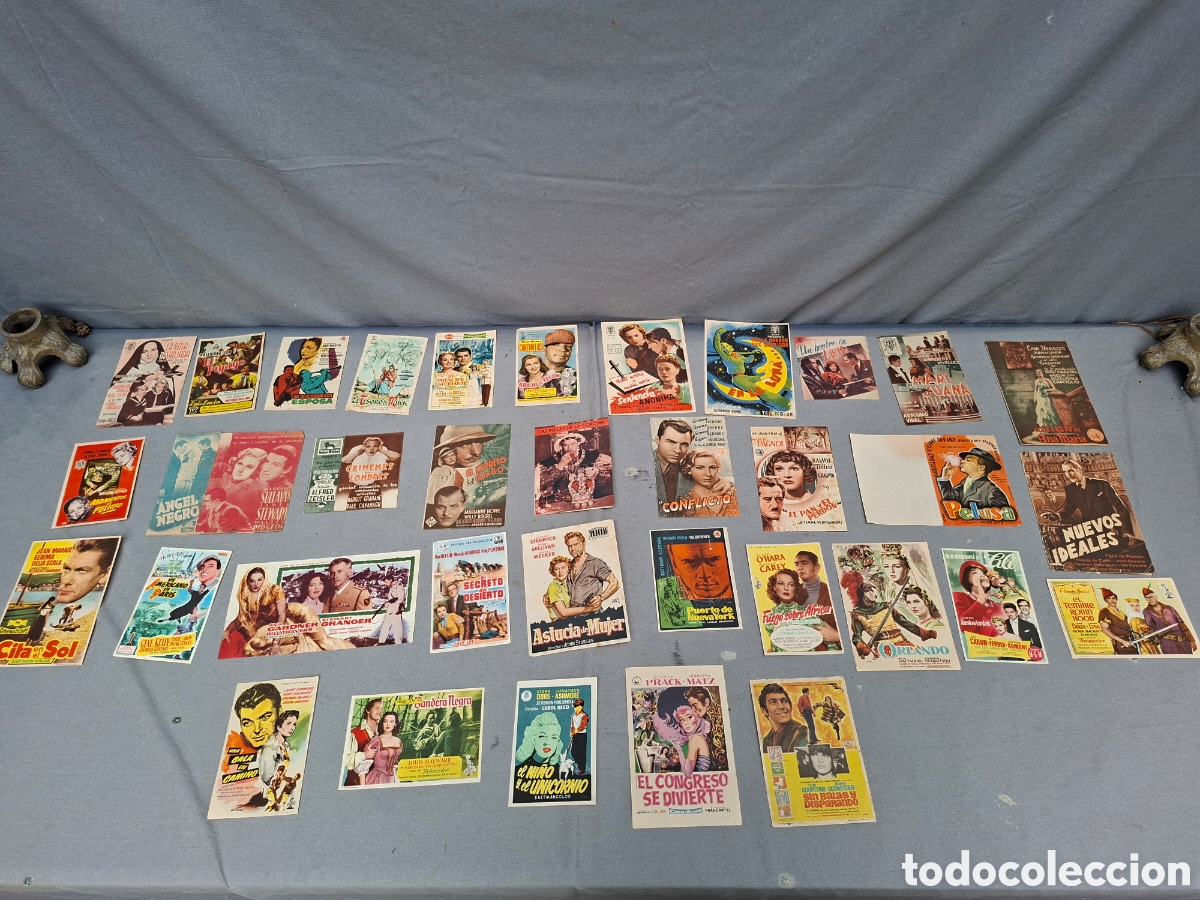 Cinema: (3) Lote de 30 folletos de cine de mano antiguo