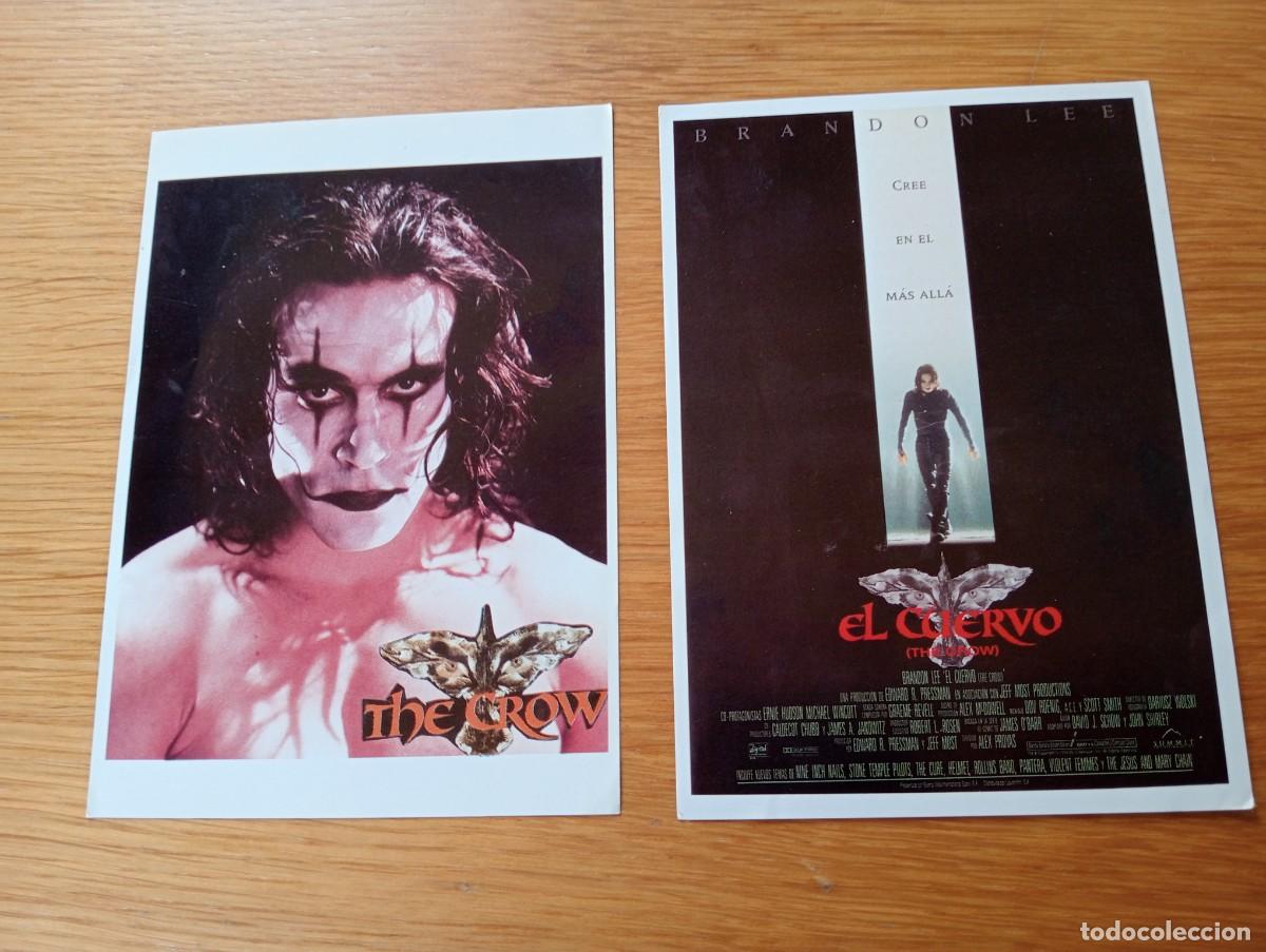Folhetos de m&atilde;o de filmes antigos de cinema: LOTE 2 FOLLETOS DE MANO. EL CUERVO. BRANDON LEE Y ERNIE HUDSON. ALEX PROYAS. 1994. SIN PUBLICIDAD.