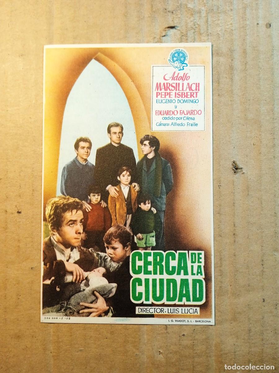 Cine: FOLLETO DE MANO CON PUBLICIDAD CERCA DE LA CIUDAD
