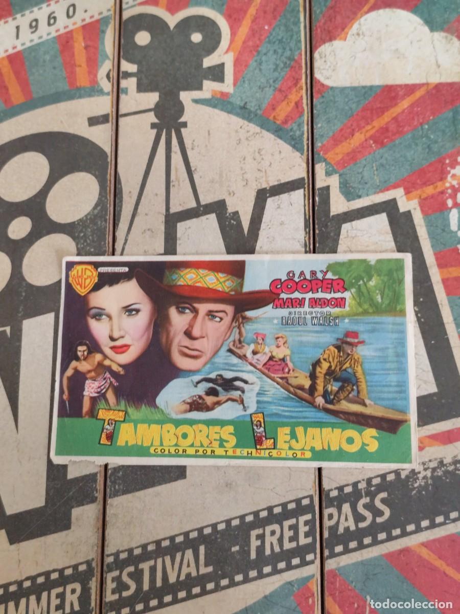 Cine: Tambores lejanos sin publicidad