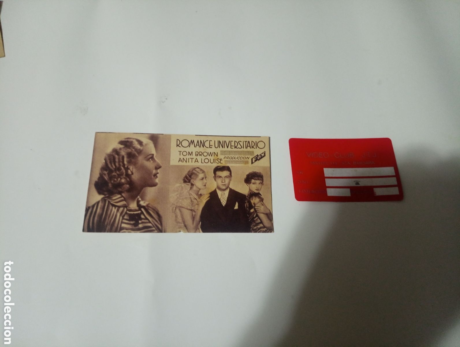 Cine: Folleto de mano romance universitario