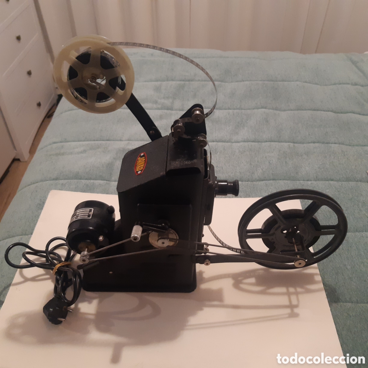 Cine: Proyector 9,5 mm en buen estado