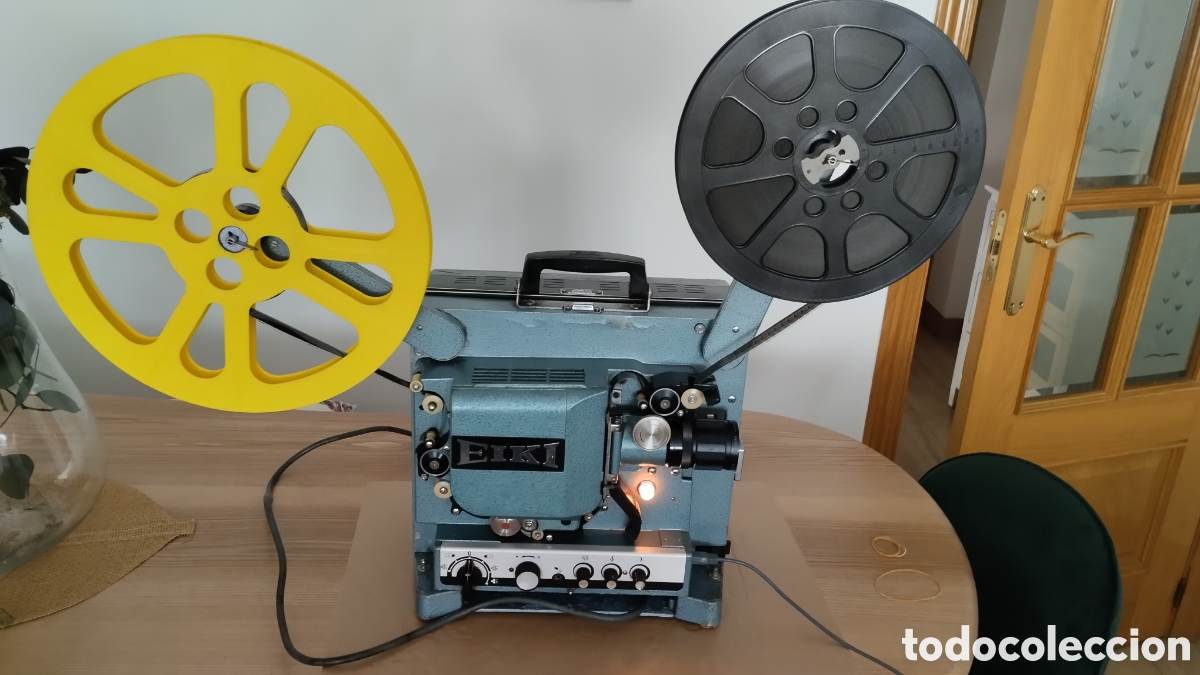Cine: Proyector 16 mm Eiki &oacute;ptico y magn&eacute;tico