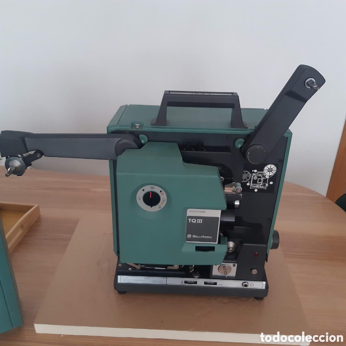 Cine: Proyector 16mm Bell Howell