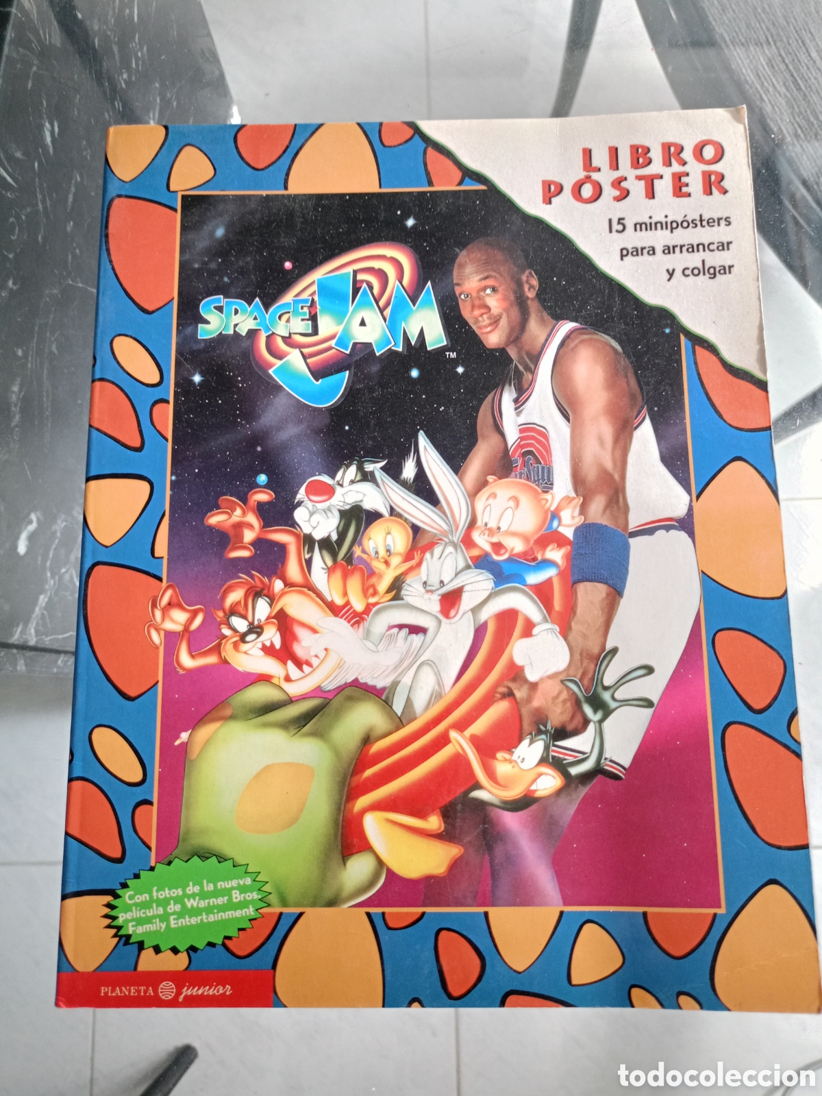 Cine: SPACE JAM Libro P&oacute;ster NUEVO SIN USAR (2a ed. 1997) con Michael Jordan NBA