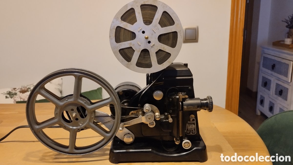 Cine: Proyector 9,5mm impecable