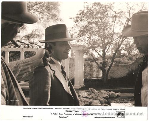 Cine: F26619D JACK NICHOLSON JOHN HUSTON CHINATOWN ROMAN POLANSKI FOTO ORIGINAL B/N AMERICANA