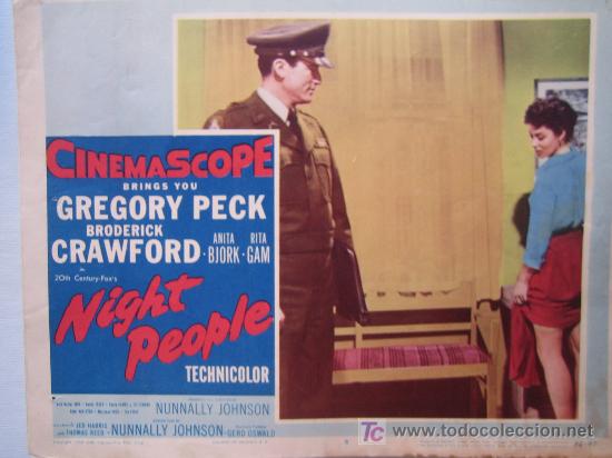 Cine: Night people - decision a medianoche - gregory peck- 1 fotocromo original americano