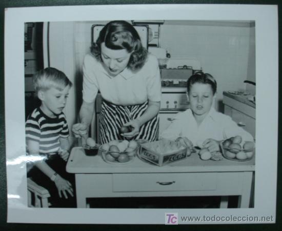 Cine: RICKY & DAVID NELSON WITH MOM. 25 X 20 CM.