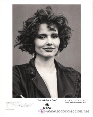 Cinema: FCJ 1556 GEENA DAVIS LAS CHICAS DE LA TIERRA SON FACILES FOTO ORIGINAL B/N AMERICANA