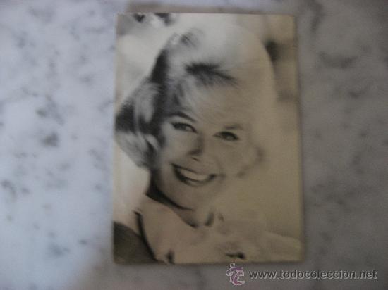 Cine: DORIS DAY,FOTO-FICHA OBSEQUIO DE ROMANTICA