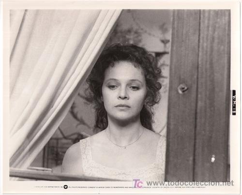 Cin&eacute;ma: FCJ 2869 LAURA ANTONELLI  ESPOSAMENTE FOTO B/N ORIGINAL AMERICANA