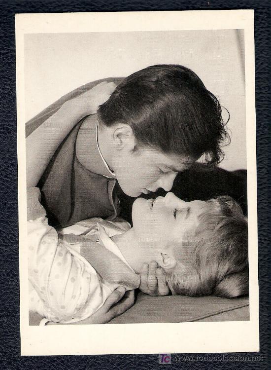 Cine: POSTAL DE ROMY SCHNEIDER Y ALAIN DELON - EDICION HAZAN, PARIS 1988