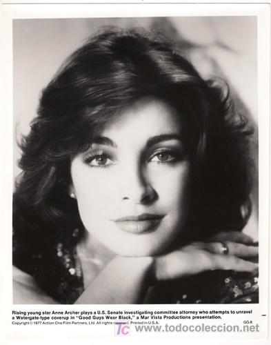 Kino: FCJ 3350 ANNE ARCHER LOS VALIENTES VISTEN DE NEGRO FOTO B/N ORIGINAL AMERICANA