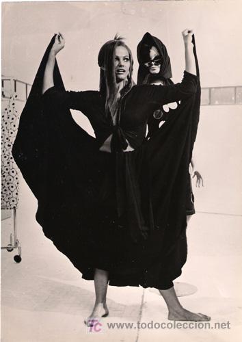 Cin&eacute;ma: FCJ 3550 CLAUDIA CARDINALE LAS 4 BRUJAS le fate FOTO B/N ORIGINAL ESPA&Ntilde;OLA