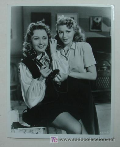 Cine: FOTOGRAF&Iacute;A DE LA PEL&Iacute;CULA 'TWO GIRLS ON BROADWAY'. JOAN BLONDELL Y LANA TURNER. 25,5 X 20 CM.