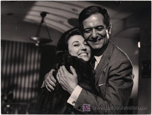 Kino: F4330 ALBERTO CLOSAS JULIA GUTIERREZ CABA LAS VIUDAS FOTO B/N ORIGINAL ESPA&Ntilde;OLA