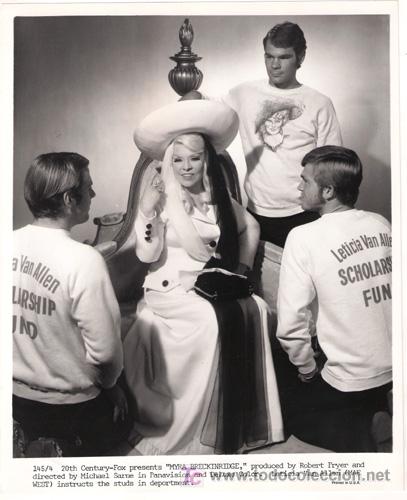 Cin&eacute;ma: FCJ 12462D MAE WEST MYRA BRECKINRIDGE FOTO B/N ORIGINAL AMERICANA