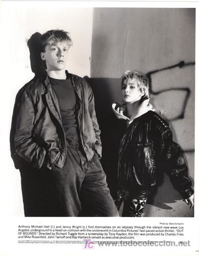 Kino: FCJ 4779 ANTHONY MICHAEL HALL JENNY WRIGHT FUERA DE LIMITES FOTO B/N ORIGINAL AMERICANA