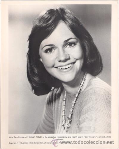 Cine: FCJ 5543 SALLY FIELD STAY HUNGRY FOTO B/N ORIGINAL AMERICANA