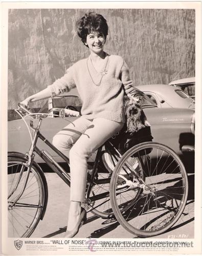 Cine: FCJ 12885D SUZANNE PLESHETTE BICICLETA WALL OF NOISE FOTO B/N ORIGINAL AMERICANA