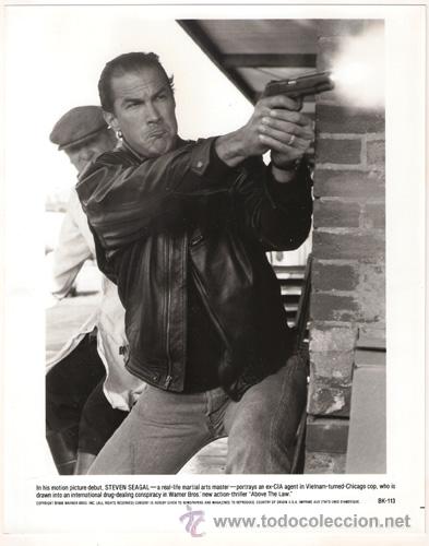 Kino: FCJ 6387 STEVEN SEAGAL POR ENCIMA DE LA LEY FOTO ORIGINAL B/N AMERICANA