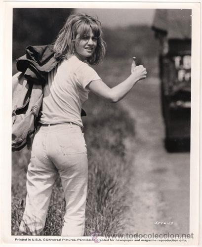 Kino: FCJ 13843D JUDY GEESON TRES NO CABEN EN DOS FOTO B/N ORIGINAL AMERICANA