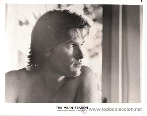 Kino: FCJ 6475 KURT RUSSELL LLAMADA A UN REPORTERO FOTO B/N ORIGINAL AMERICANA