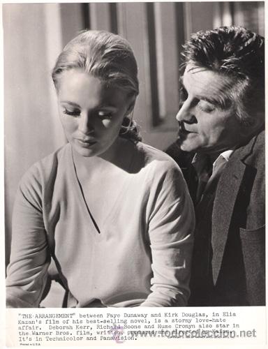 Kino: FCJ 6632 FAYE DUNAWAY KIRK DOUGLAS EL COMPROMISO FOTO B/N ORIGINAL AMERICANA