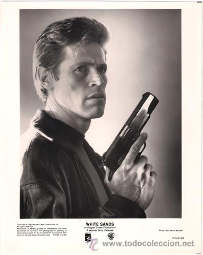 Cinema: FCJ 6897  WILLEM DAFOE ARENAS BLANCAS FOTO B/N ORIGINAL AMERICANA