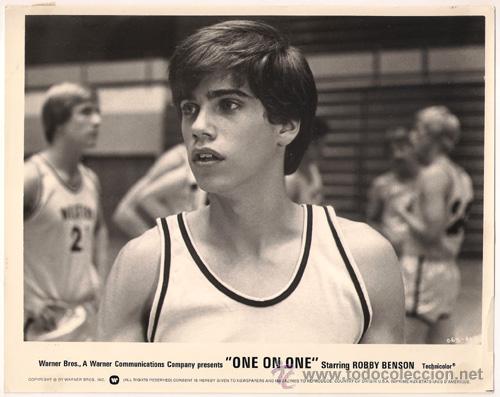 Kino: FCJ 7118 ROBBY BENSON DE HOMBRE A HOMBRE BALONCESTO FOTO B/N ORIGINAL AMERICANA