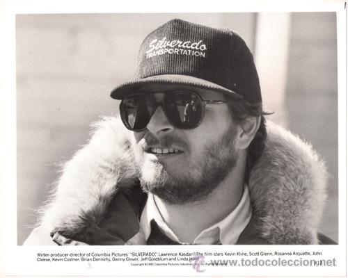 Cin&eacute;ma: FCJ 7523 LAWRENCE KASDAN SILVERADO DIRECTOR FOTO B/N ORIGINAL AMERICANA