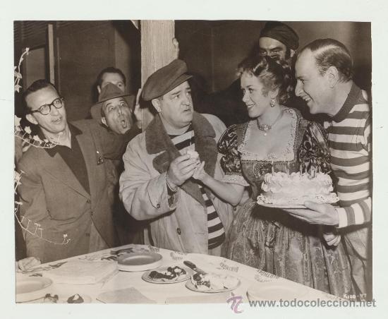 Kino: Fotograf&iacute;a(18x22,5) Abbott & Costello encuentran al Capitan Kidd. Al dorso en ingl&eacute;s: Fran Warren-