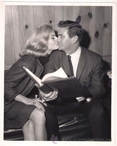 Cin&eacute;ma: F15517D ROD TAYLOR MARY HILEM SET UN DOMINGO EN NUEVA YORK FOTO B/N ORIGINAL AMERICANA