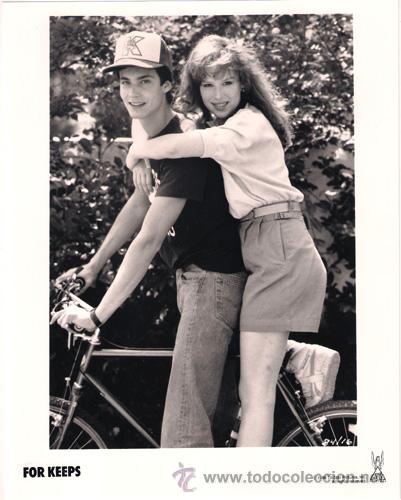 Cine: F24848D MOLLY RINGWALD RANDY BATINKOFF LA QUE HEMOS ARMADO FOTO B/N ORIGINAL AMERICANA
