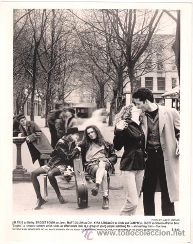Cinema: FCJ 8764 BRIDGET FONDA MATT DILLON SOLTEROS FOTO B/N ORIGINAL AMERICANA
