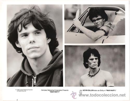 Cinema: FCJ 8837 KEVIN DILLON EN PIE DE GUERRA INDIOS FOTO B/N ORIGINAL AMERICANA