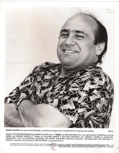 Cinema: FCJ 8844 DANNY DE VITO LOS GEMELOS GOLPEAN DOS VECES B/N ORIGINAL AMERICANA