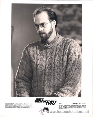 Kino: FCJ 8888 ANTHONY EDWARDS CEMENTERIO VIVIENTE DOS FOTO B/N ORIGINAL AMERICANA