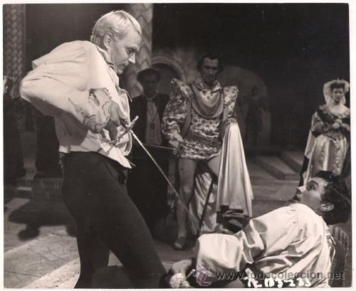 Cine: F29646D LAURENCE OLIVIER PETER CUSHING HAMLET WILLIAM SHAKESPEARE FOTO B/N ORIGINAL INGLESA