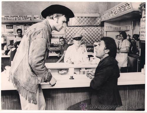 Cinema: F6523 JOHN VOIGHT DUSTIN HOFFMAN COWBOY DE MEDIANOCHE COCA COLA FOTO B/N ORIGINAL ESPA&Ntilde;OLA