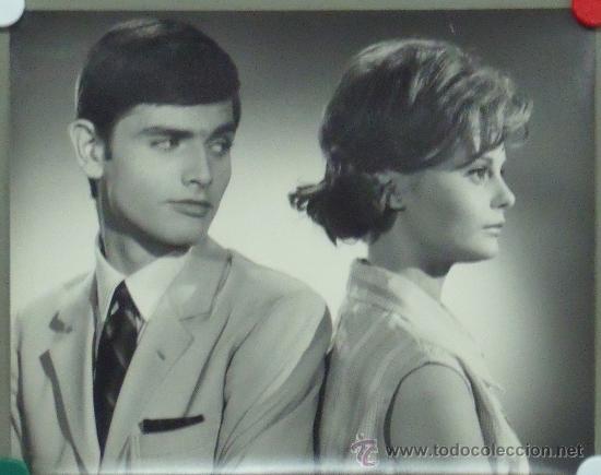 Cine: F6770 ROCIO DURCAL FABRIZIO MARONI LA CHICA DEL TREBOL FOTO 24X30 B/N ORIGINAL ESPA&Ntilde;OLA