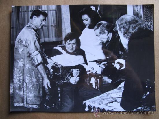 Cine: AVENTURA EN HONG KONG LOLA FLORES    FOTO