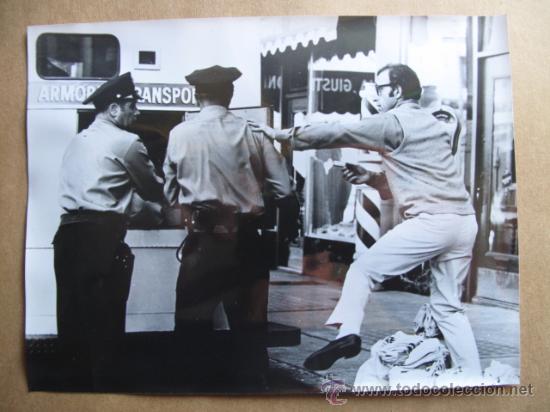 Cinema: TOMA EL DINERO Y CORRE   FOTO