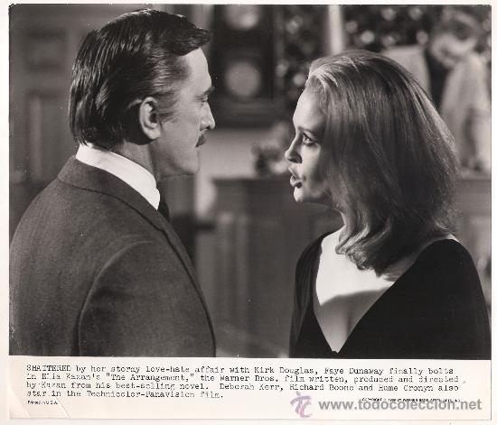 Cine: F7464 KIRK DOUGLAS FAYE DUNAWAY EL COMPROMISO FOTO B/N ORIGINAL AMERICANA