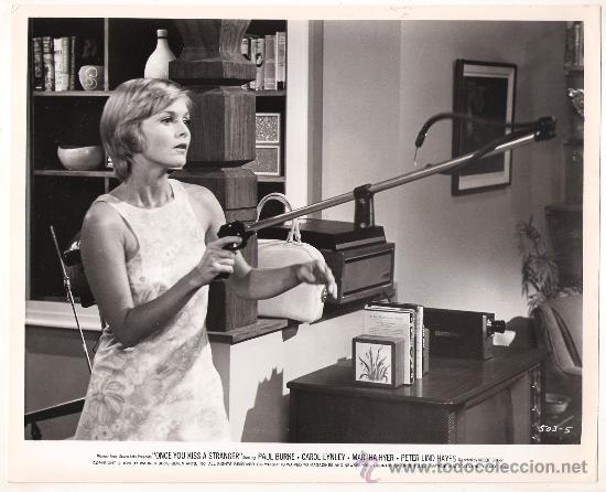 Cin&eacute;ma: FCJ 10004 CAROL LYNLEY NO BESES A UN EXTRA&Ntilde;O FOTO B/N ORIGINAL AMERICANA