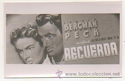 Cine: POSTAL. FOTOGRAF&Iacute;A DE UN CARTEL PUBLICITARIO DEL CINE PICAROL, BADALONA. 'RECUERDA'.