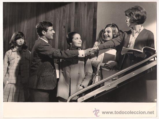 Cine: F8043 E GUTIERREZ CABA M&ordf; JOSE GOYANES CRISTINA GALBO LOS CHICOS DEL PREU FOTO B/N ORIGINAL ESPA&Ntilde;OLA