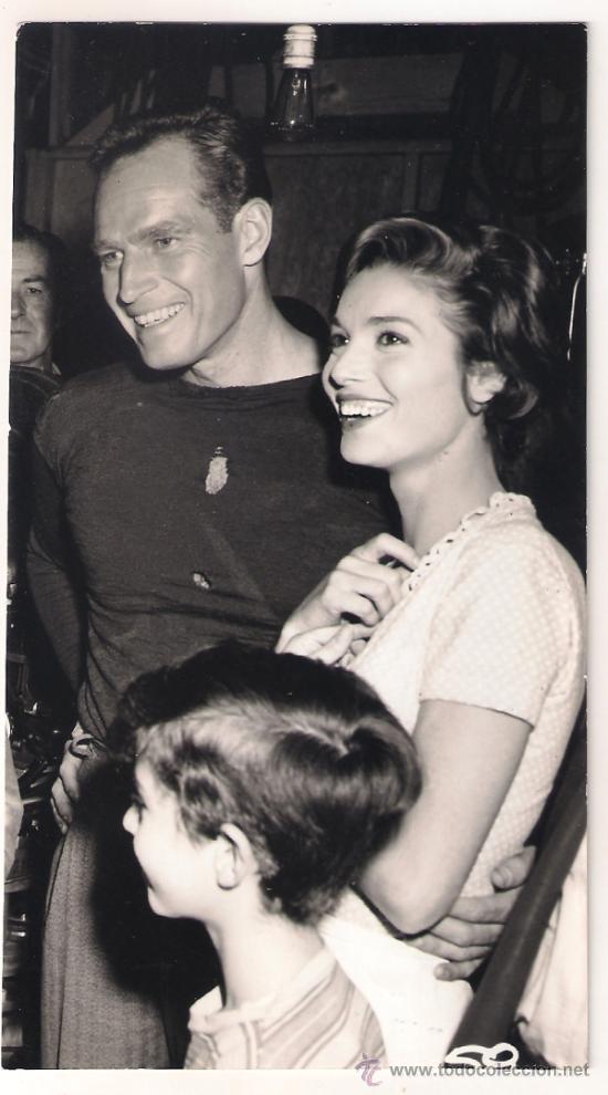 Cine: F9498 CHARLTON HESTON ELSA MARTINELLI AVENTURA EN ROMA FOTO ORIGINAL B/N AMERICANA